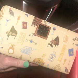 Exclusive Club 33 Dooney and Bourke Wallet